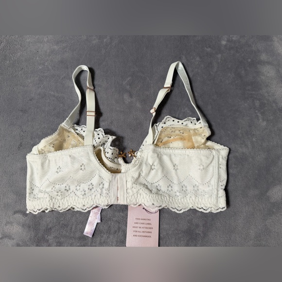 Lace Underwire Bra in White - SXF - Picture 4 of 14